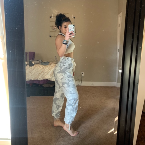 Hollister camo pants - Picture 2 of 2